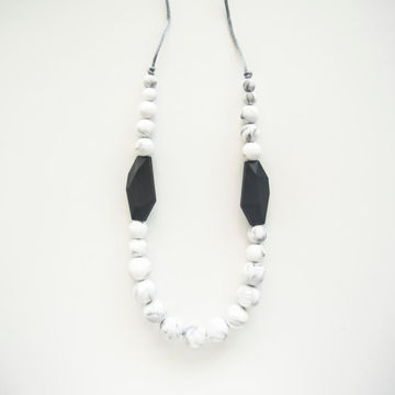 Picture of Noelle Necklace Cream Black